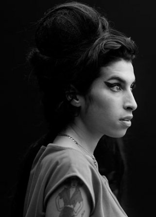      / Amy Winehouse - Under review (2008)